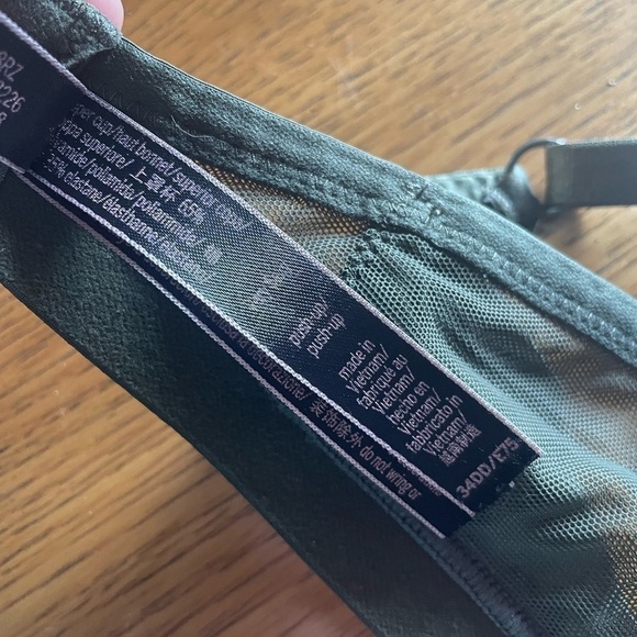 Victorias Secret Very Sexy Push Up Bra 34DD - Picture 3 of 7